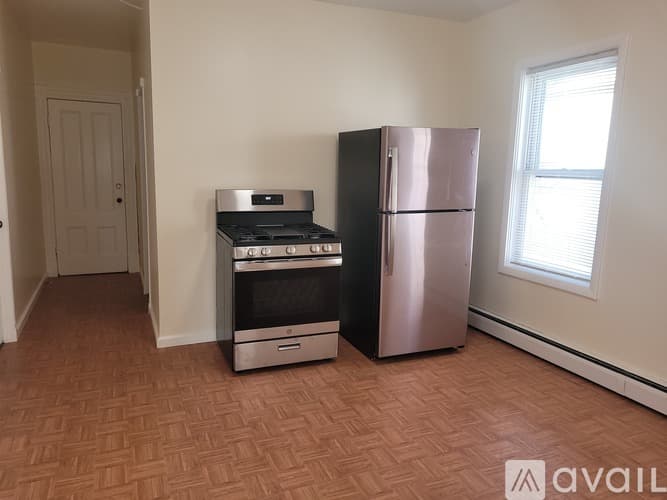 Lowell Apartment: 182 Pleasant Street