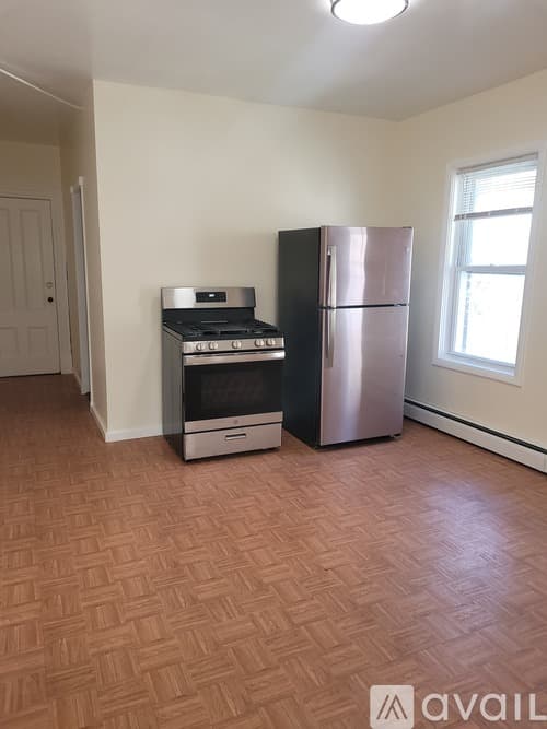 Lowell Apartment: 182 Pleasant Street