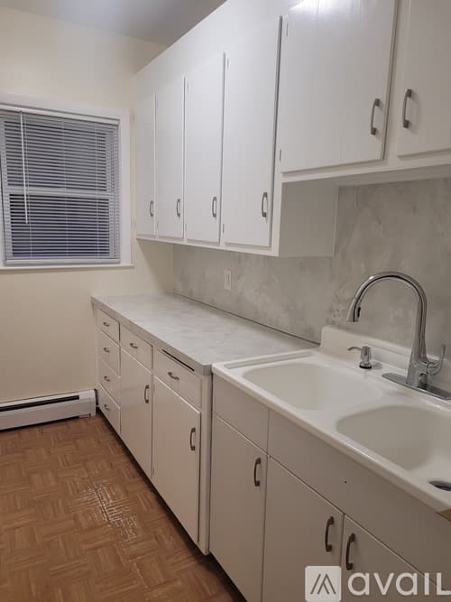 Lowell Apartment: 182 Pleasant Street