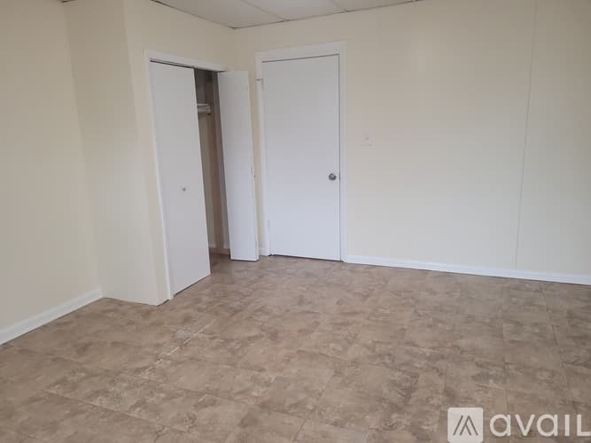 Lowell Apartment: 182 Pleasant Street