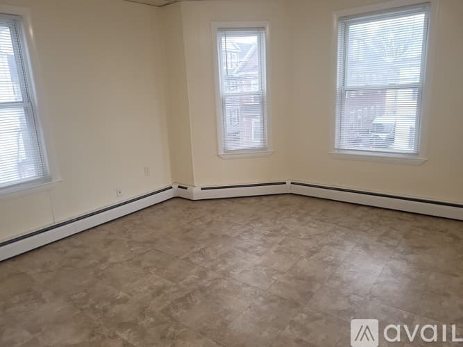 Lowell Apartment: 182 Pleasant Street