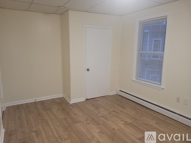 Lowell Apartment: 182 Pleasant Street