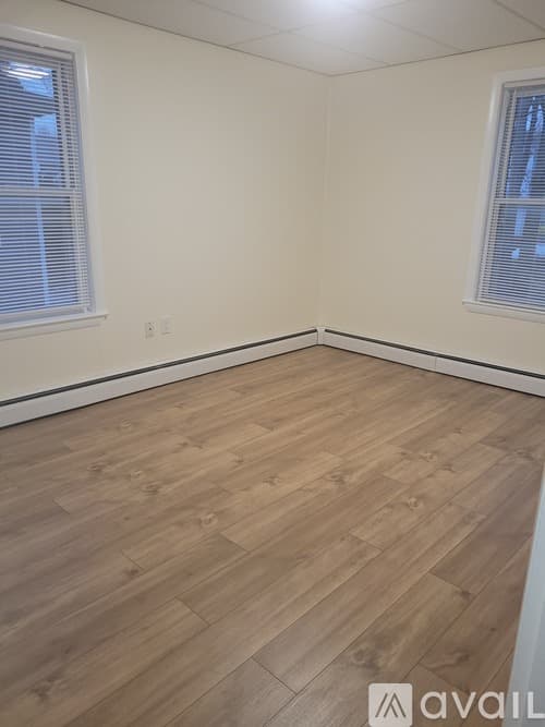 Lowell Apartment: 182 Pleasant Street