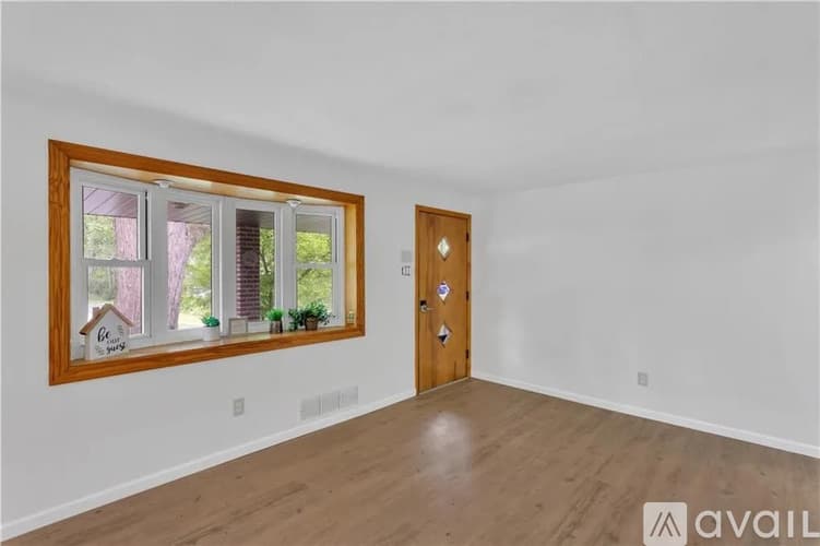 Irwin House: 9830 Don Dr
