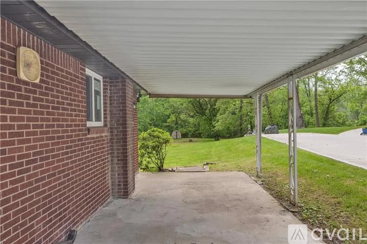 Irwin House: 9830 Don Dr