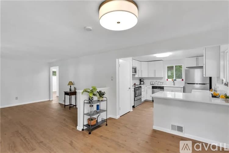 Irwin House: 9830 Don Dr