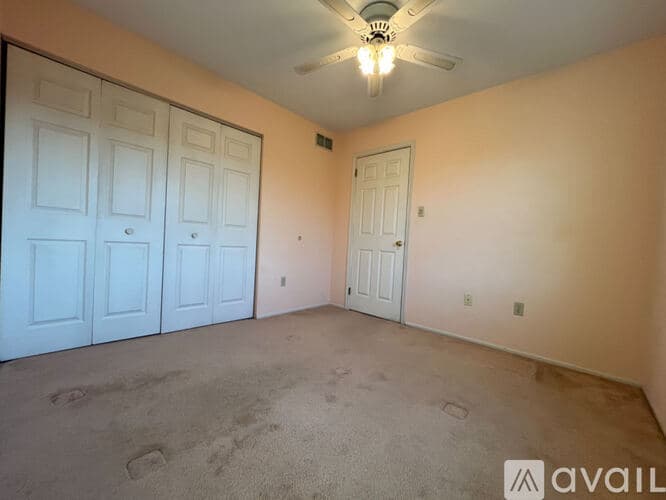 Sanatoga Townhome: 48 Shelly Lane