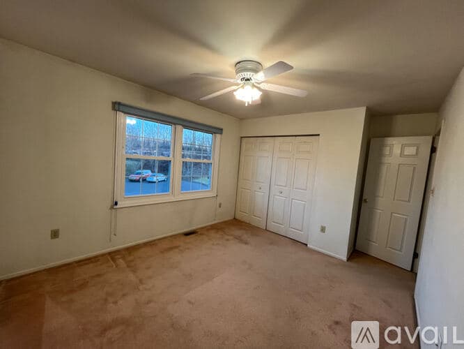Sanatoga Townhome: 48 Shelly Lane
