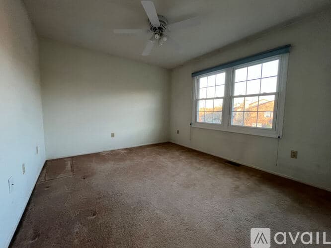 Sanatoga Townhome: 48 Shelly Lane