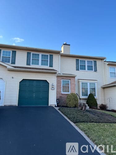 Sanatoga Townhome: 48 Shelly Lane