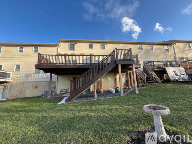 Sanatoga Townhome: 48 Shelly Lane