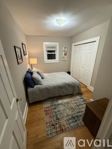 South Hill House: 1120 Goodes Ferry Rd