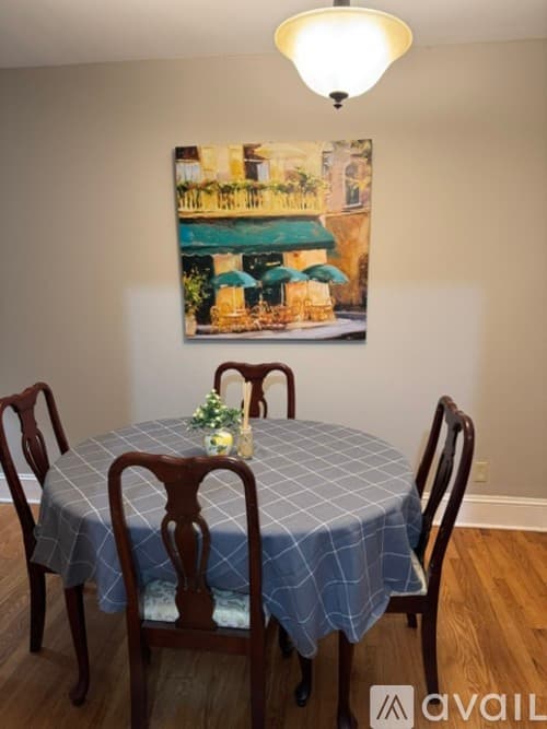 South Hill House: 1120 Goodes Ferry Rd