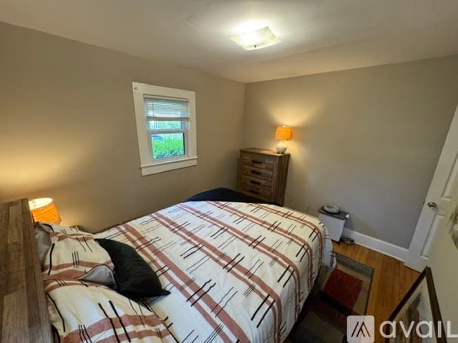 South Hill House: 1120 Goodes Ferry Rd