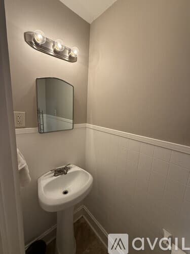 South Hill House: 1120 Goodes Ferry Rd