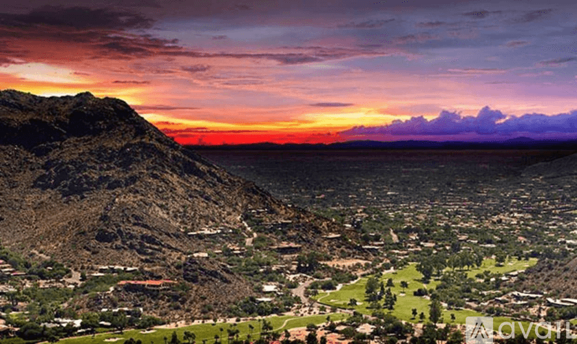Paradise Valley House: 6770 E Bluebird Ln