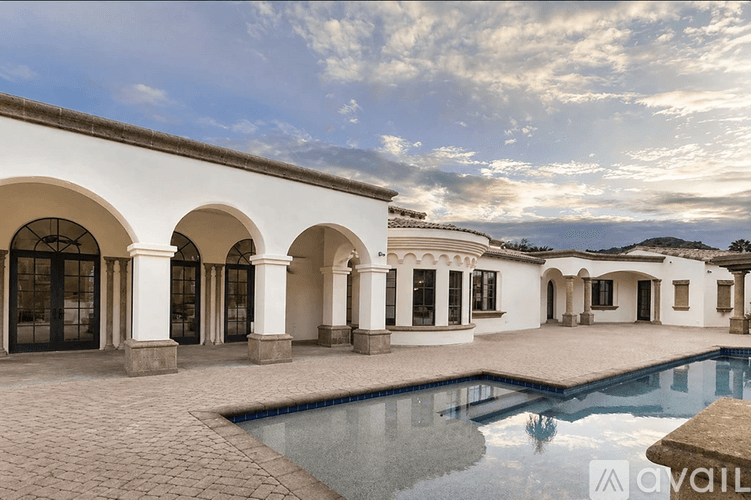 Paradise Valley House: 6770 E Bluebird Ln