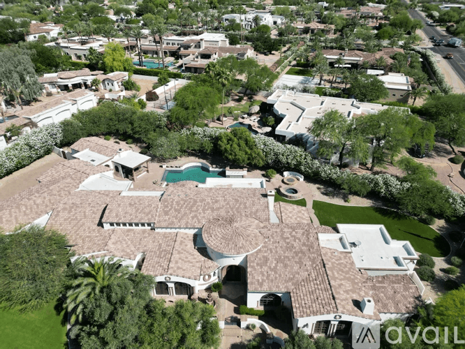 Paradise Valley House: 6770 E Bluebird Ln