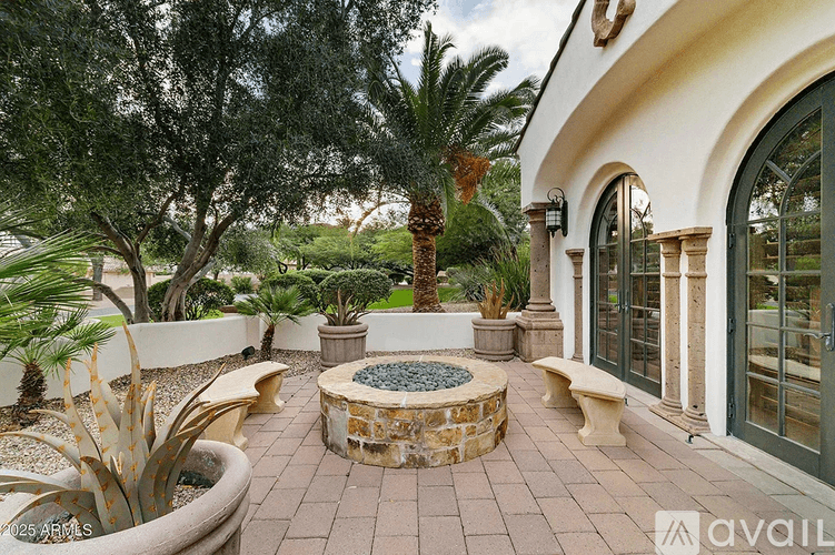 Paradise Valley House: 6770 E Bluebird Ln