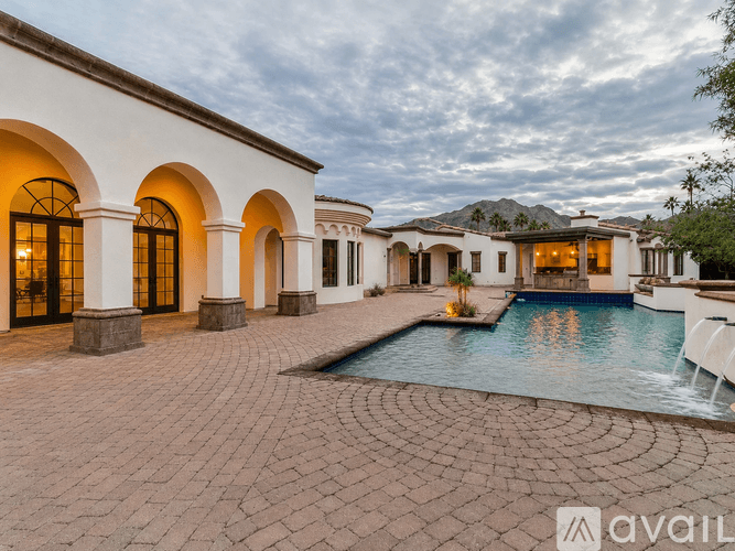 Paradise Valley House: 6770 E Bluebird Ln