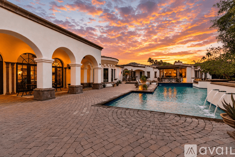 Paradise Valley House: 6770 E Bluebird Ln