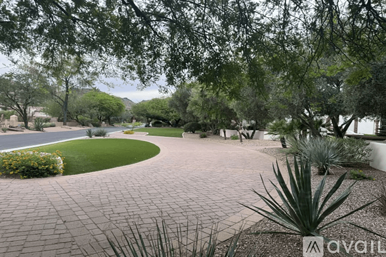 Paradise Valley House: 6770 E Bluebird Ln