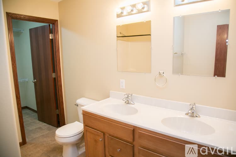 Dubuque Townhome: 8100 Old Hwy Rd