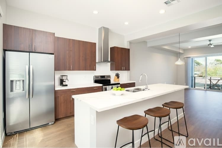 Phoenix Apartment: 915 E Missouri Ave