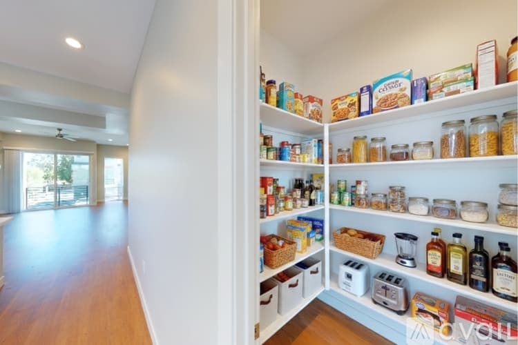 Phoenix Apartment: 915 E Missouri Ave