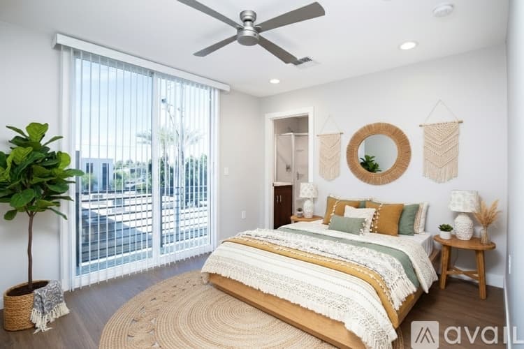 Phoenix Apartment: 915 E Missouri Ave