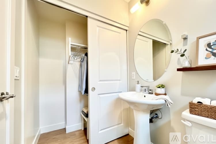 Phoenix Apartment: 915 E Missouri Ave