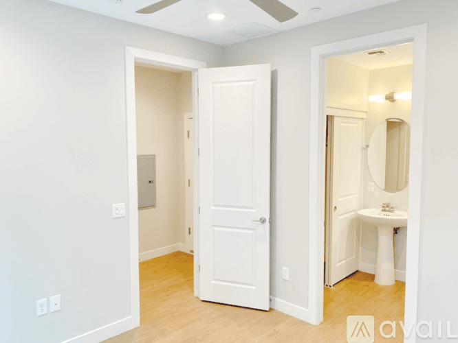 Phoenix Apartment: 915 E Missouri Ave