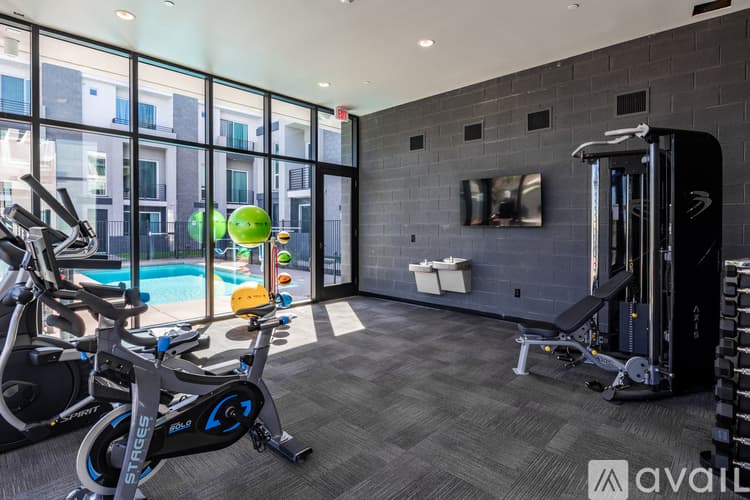 Phoenix Apartment: 915 E Missouri Ave