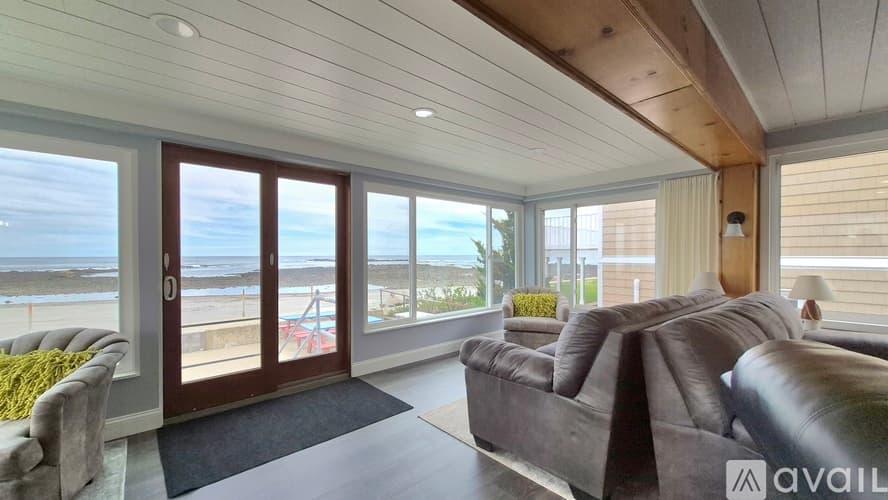 Wells House: 22 Gold Ribbon Dr