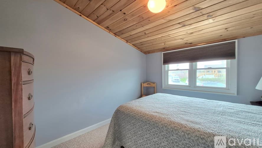 Wells House: 22 Gold Ribbon Dr
