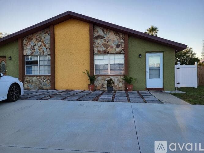 Port Richey Apartment: 11103 Harding Dr