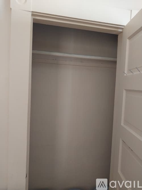 New Bedford Apartment: 116 County St
