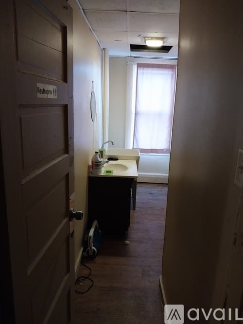 New Bedford Apartment: 116 County St