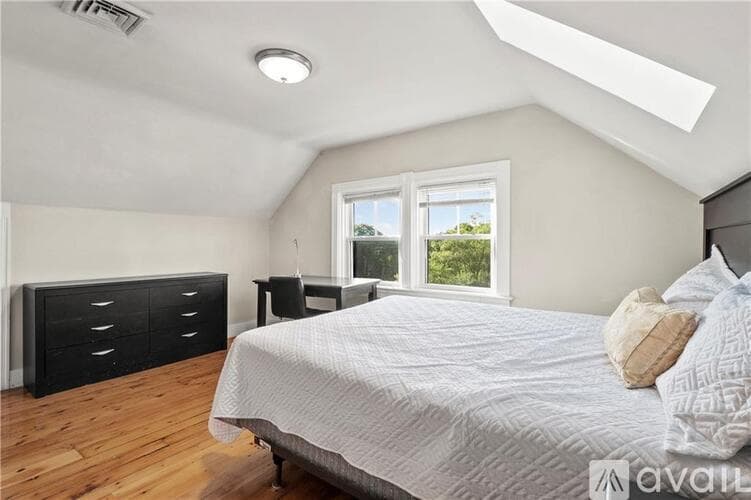 Providence Apartment: 171 Prospect St