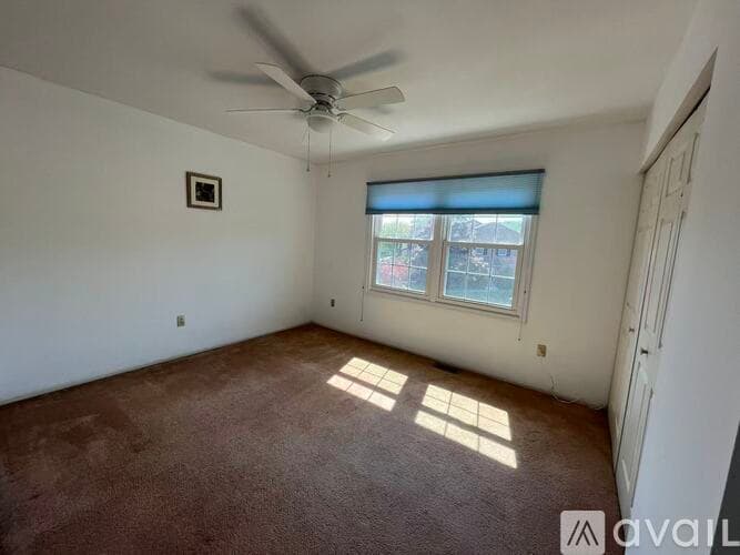 Sanatoga Townhome: 48 Shelly Lane