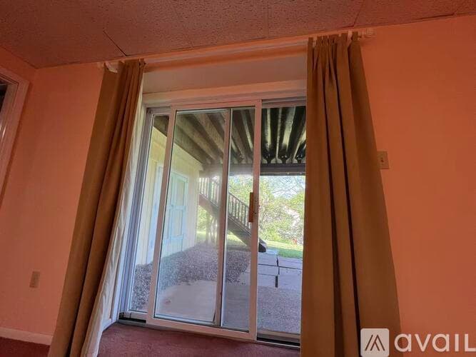 Sanatoga Townhome: 48 Shelly Lane