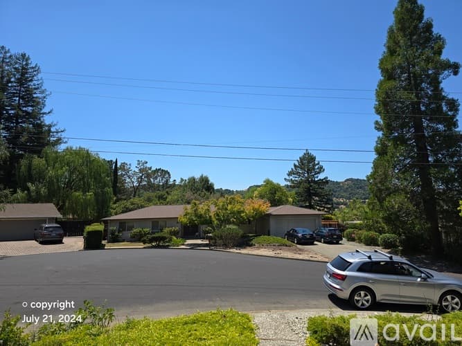Moraga House: 29 Thorndale Place
