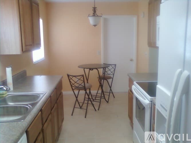 Port St. Lucie House: 351 SW Buswell Ave