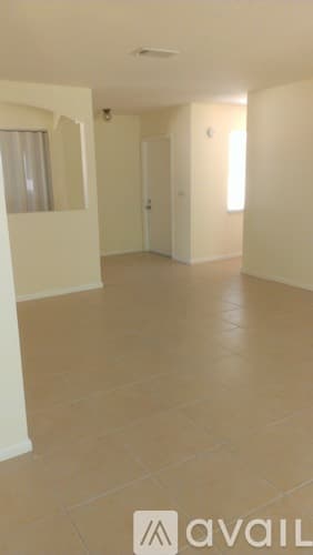 Port St. Lucie House: 351 SW Buswell Ave
