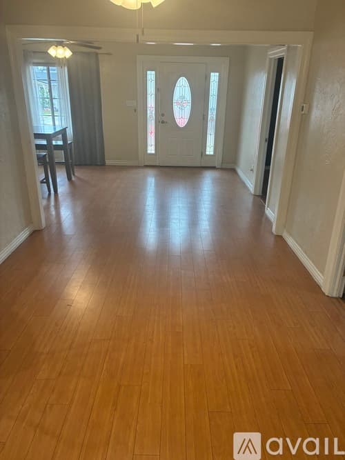Alhambra House: 1320 Elm Street