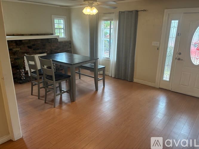 Alhambra House: 1320 Elm Street