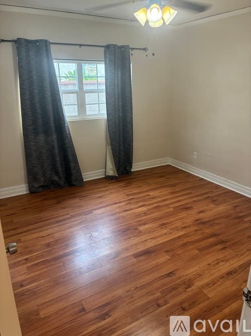 Alhambra House: 1320 Elm Street