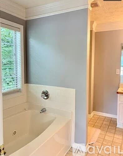 Buford House: 4442 Keenly Valley Dr NE