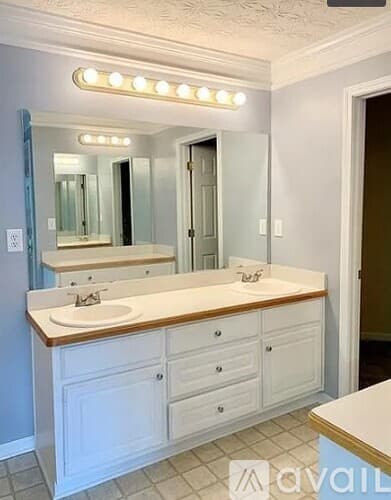 Buford House: 4442 Keenly Valley Dr NE