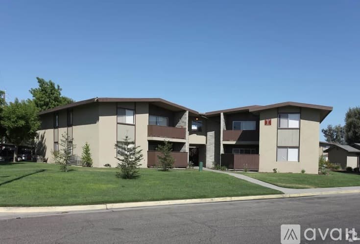 Lemoore Apartment: 1055 Blake St